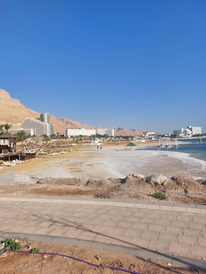 המקום של כרמית Neve Zohar Exterior photo